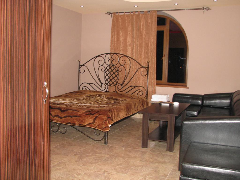 Princ Plaza Hotel Yerevan Room photo