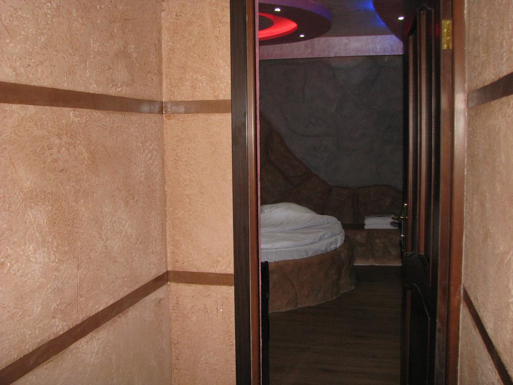 Princ Plaza Hotel Yerevan Room photo