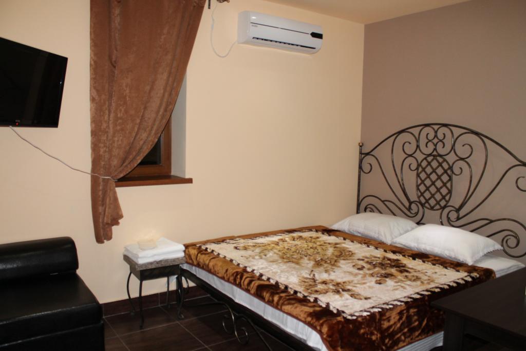 Princ Plaza Hotel Yerevan Room photo