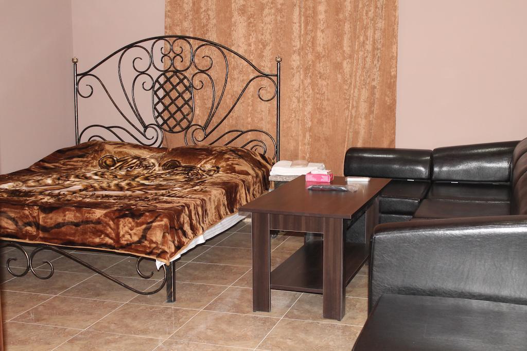 Princ Plaza Hotel Yerevan Room photo