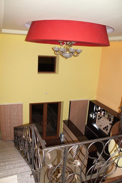 Princ Plaza Hotel Yerevan Exterior photo